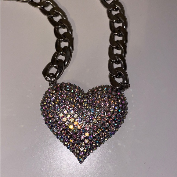 Iridescent Heart Chain necklace - Picture 3 of 4